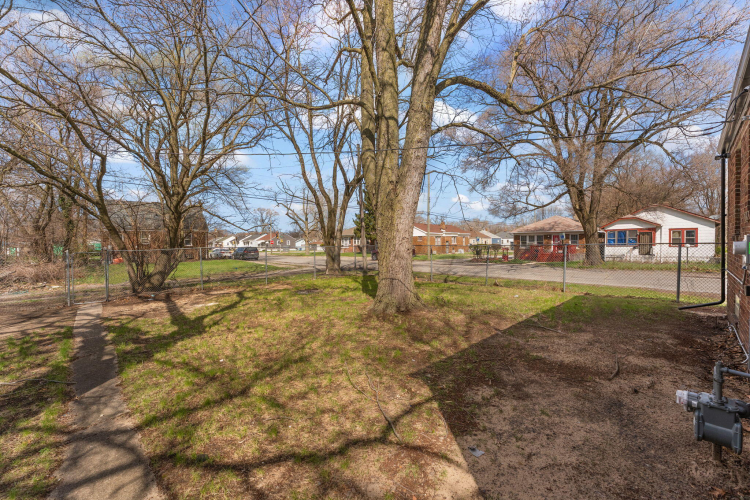 Listing Image 24