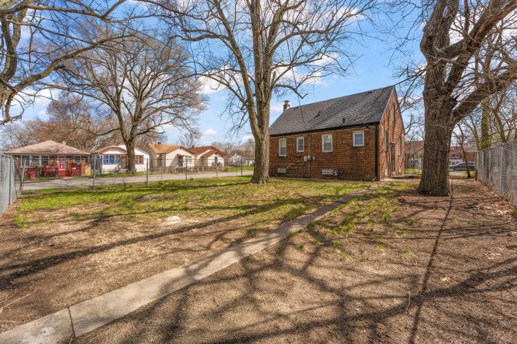 Listing Image 25