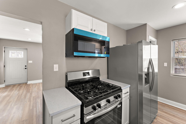 Listing Image 9