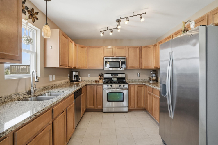 Listing Image 11