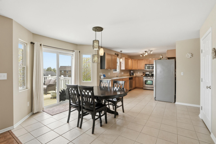 Listing Image 12