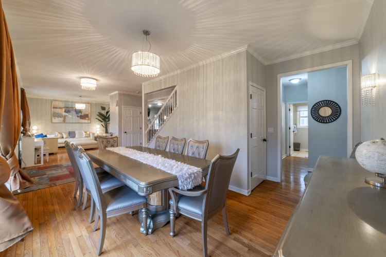 Listing Image 12
