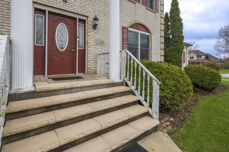 Listing Image 4