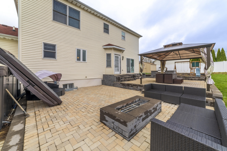 Listing Image 64