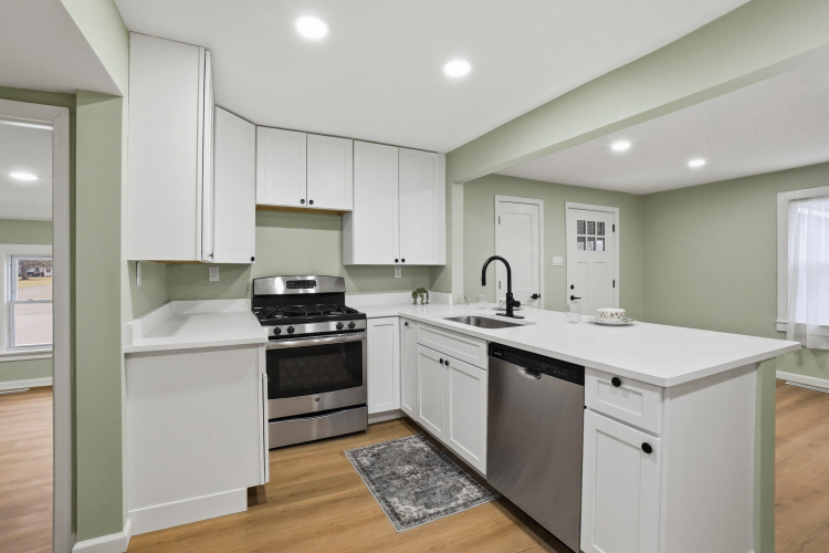 Listing Image 8