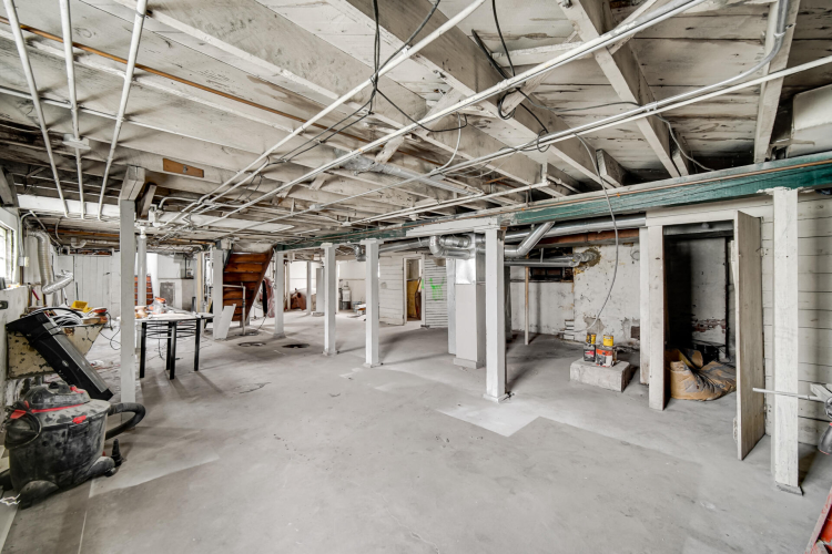 Listing Image 19