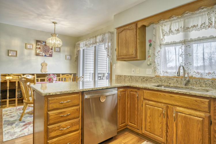 Listing Image 6