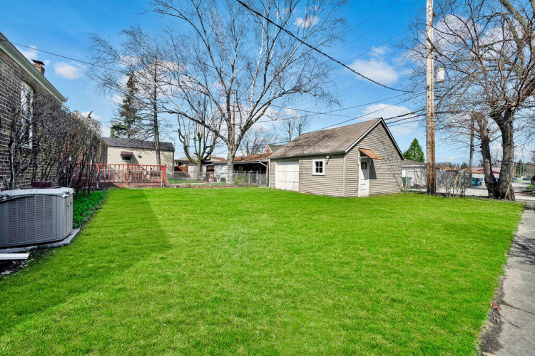 Listing Image 17