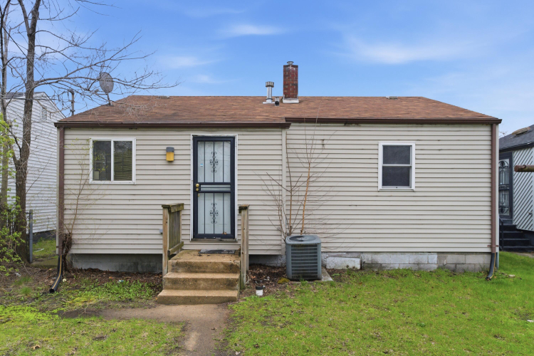 Listing Image 11
