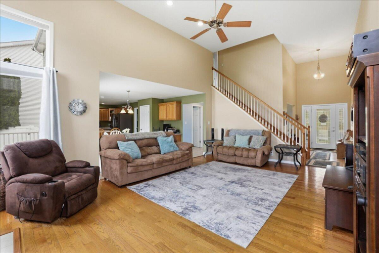 Listing Image 16
