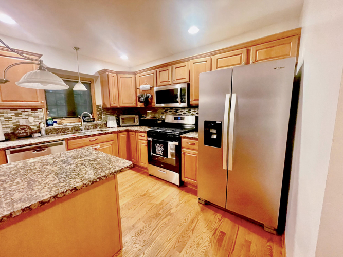 Listing Image 10