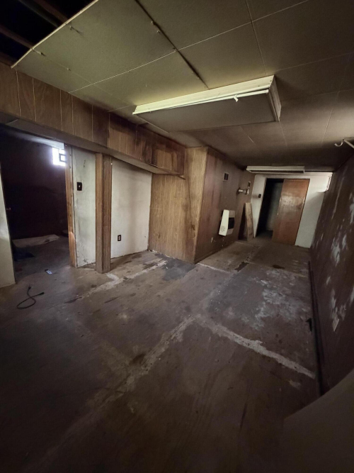 Listing Image 8