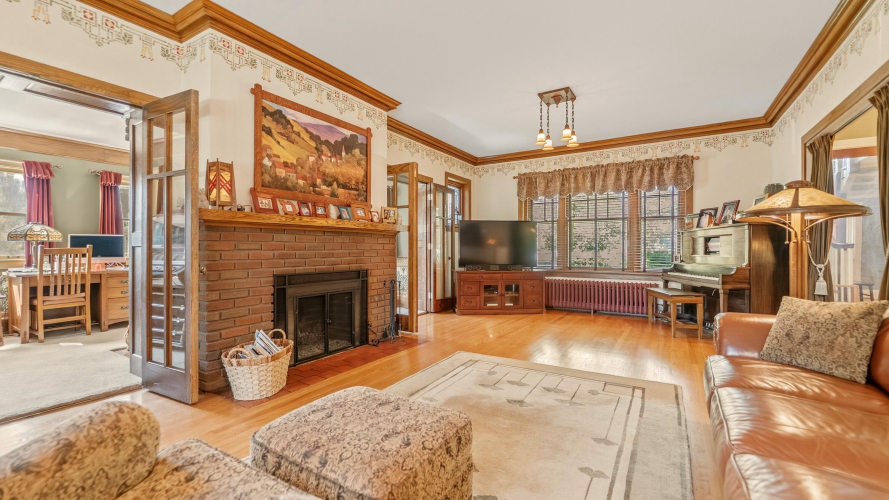 Listing Image 19