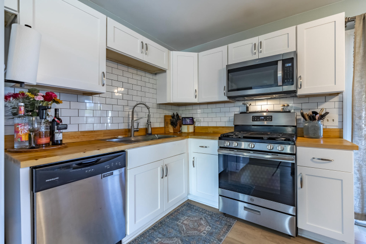 Listing Image 19