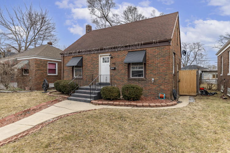 Listing Image 3
