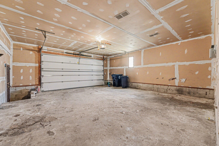 Listing Image 24
