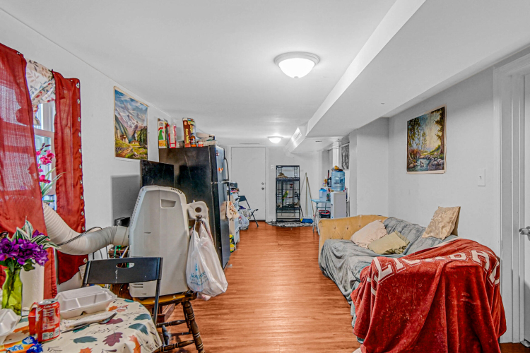 Listing Image 17