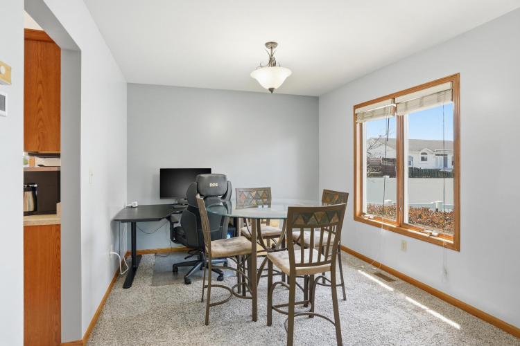 Listing Image 8