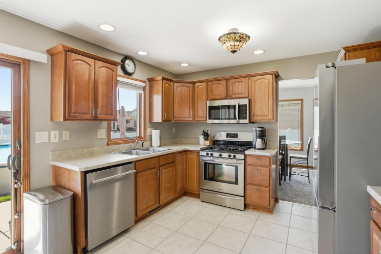 Listing Image 9