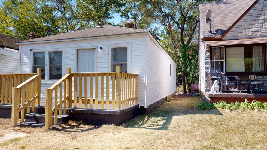 Listing Image 3