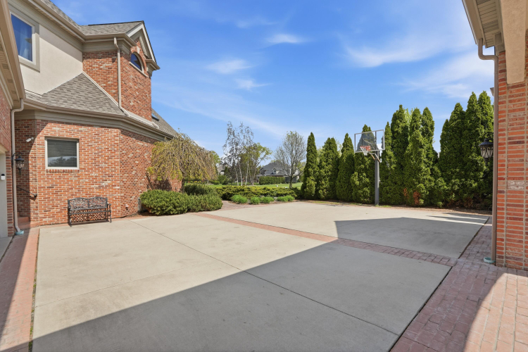 Listing Image 101