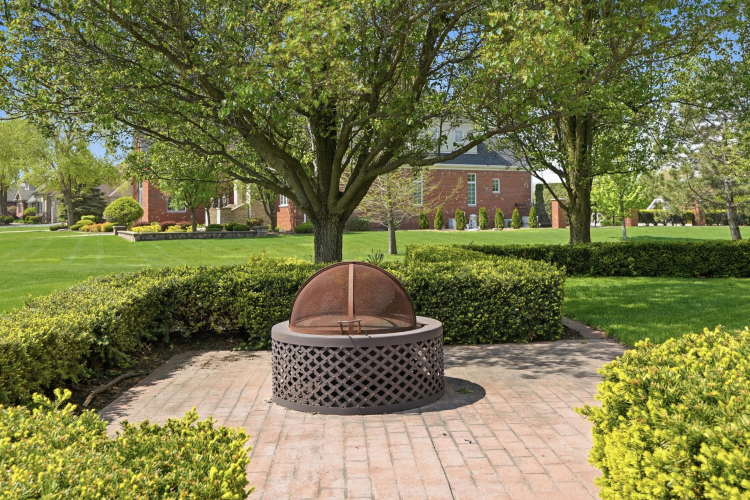 Listing Image 102
