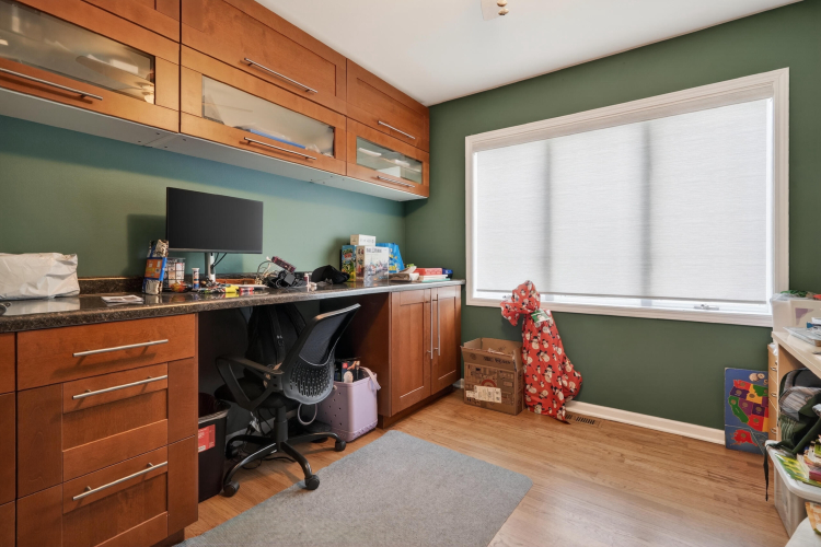 Listing Image 18