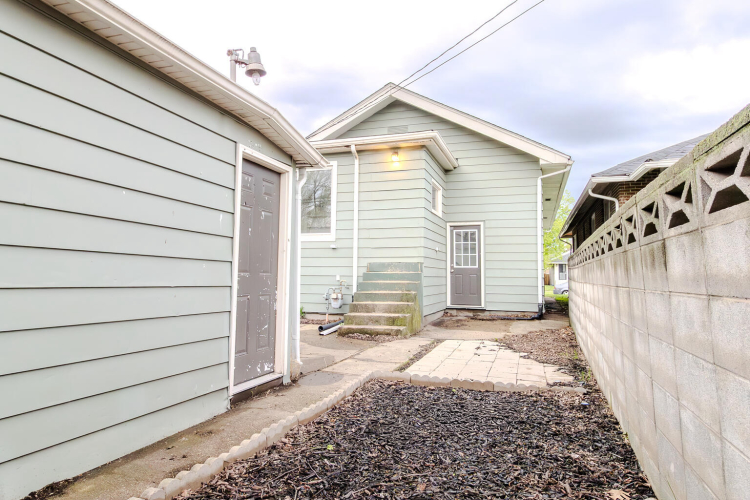 Listing Image 40