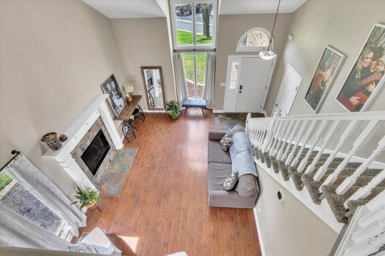 Listing Image 10