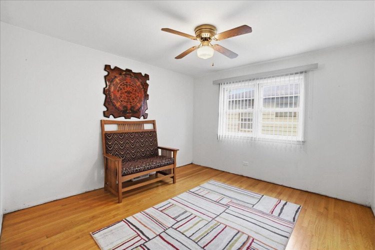 Listing Image 25