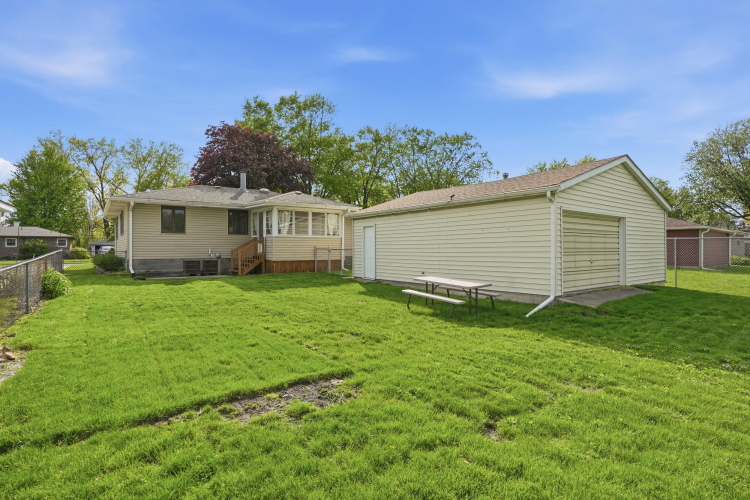 Listing Image 18