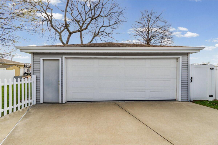 Listing Image 22