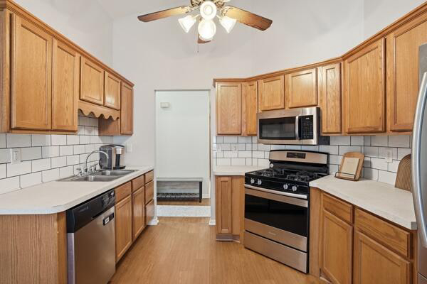 Listing Image 6