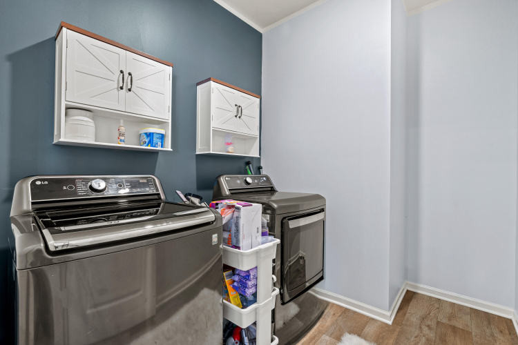 Listing Image 21