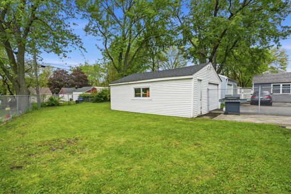 Listing Image 14