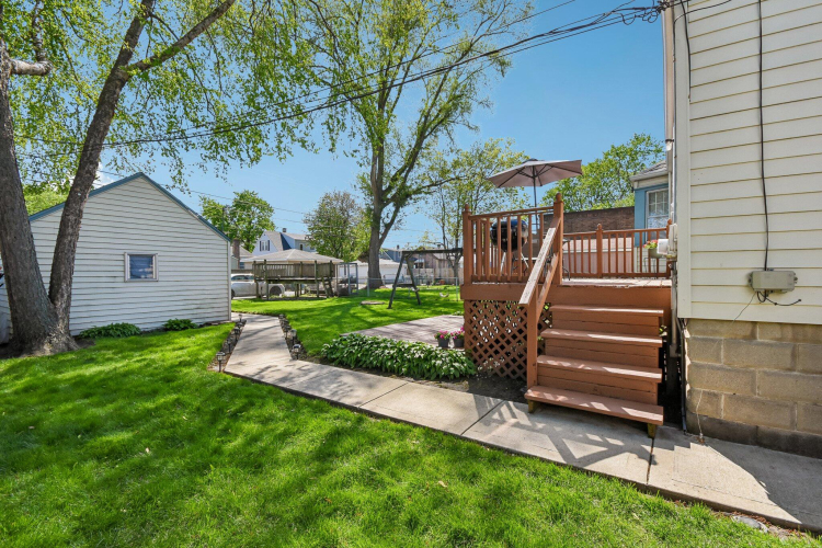 Listing Image 16