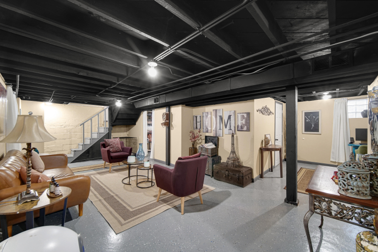 Listing Image 12