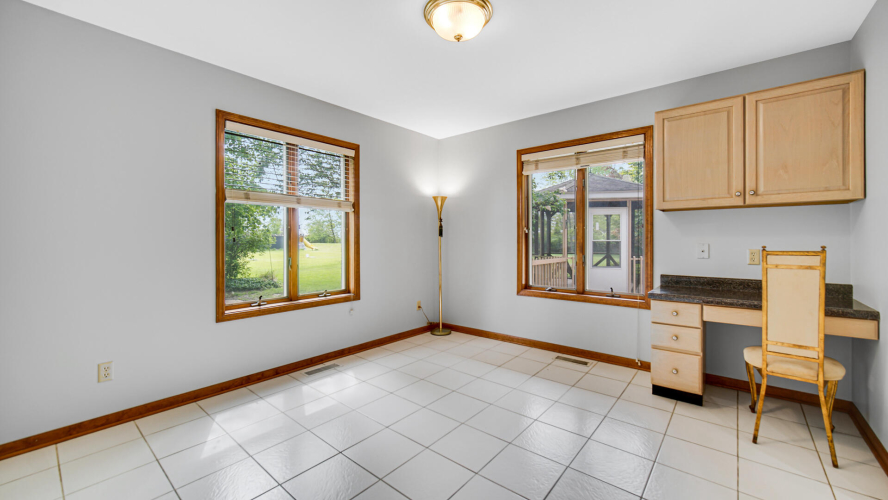 Listing Image 16