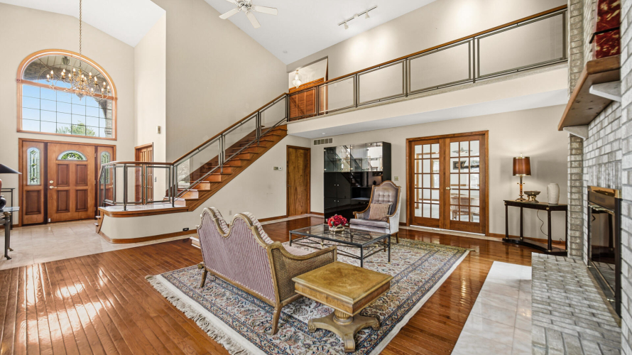 Listing Image 4