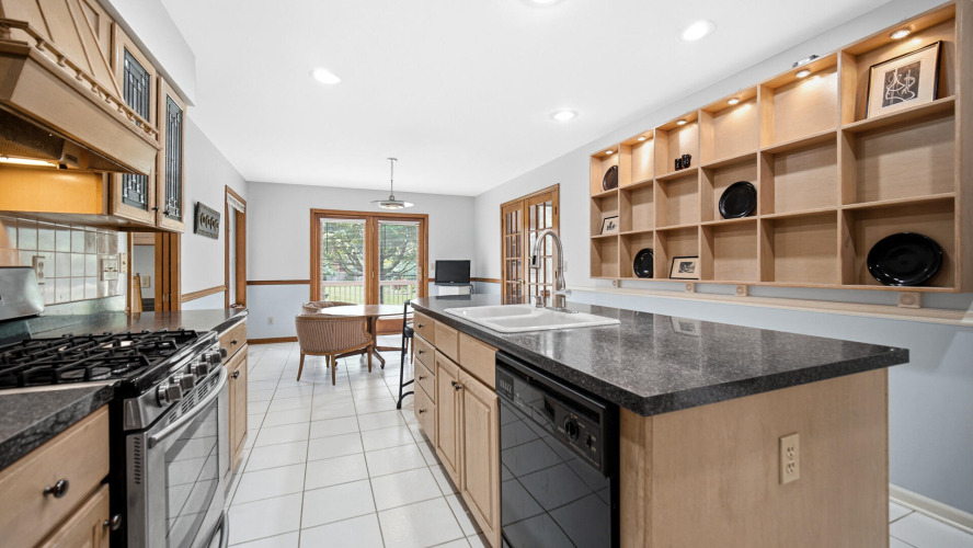Listing Image 9