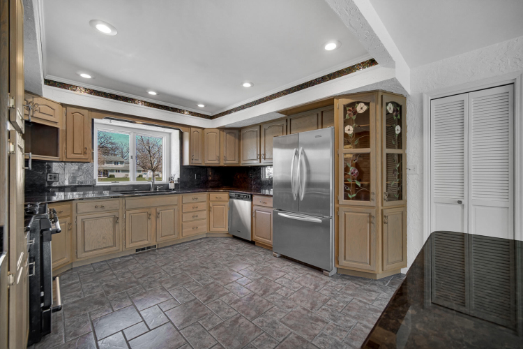 Listing Image 9