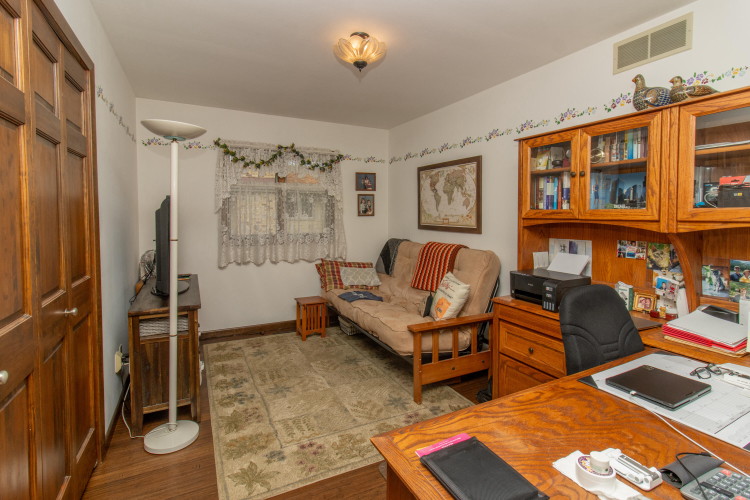 Listing Image 16