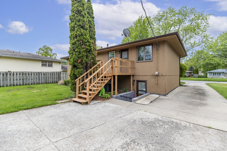Listing Image 25