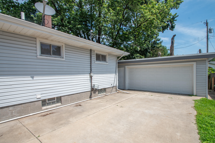 Listing Image 50