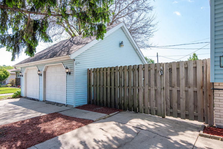 Listing Image 24