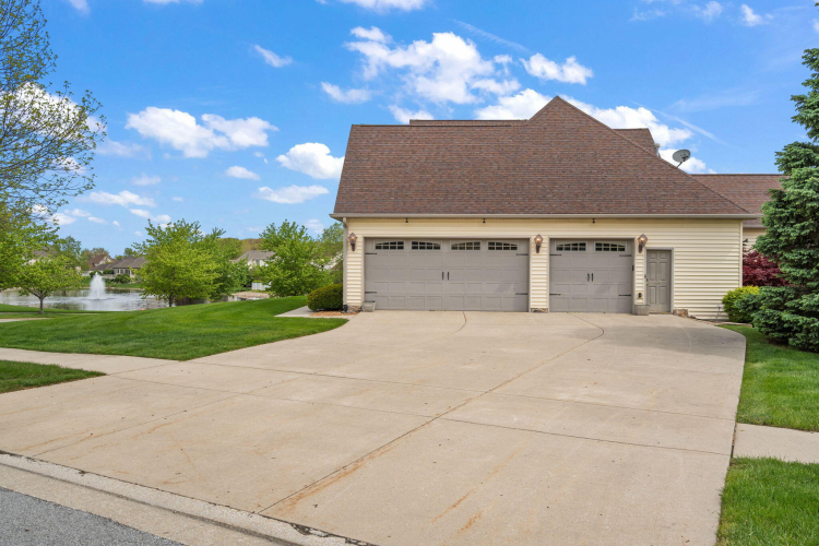 Listing Image 64