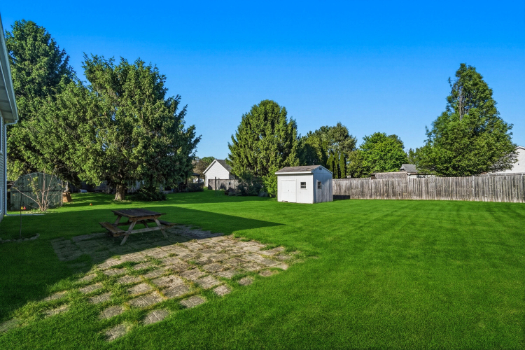 Listing Image 5