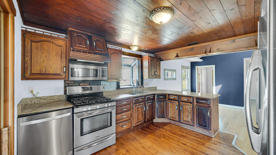 Listing Image 6