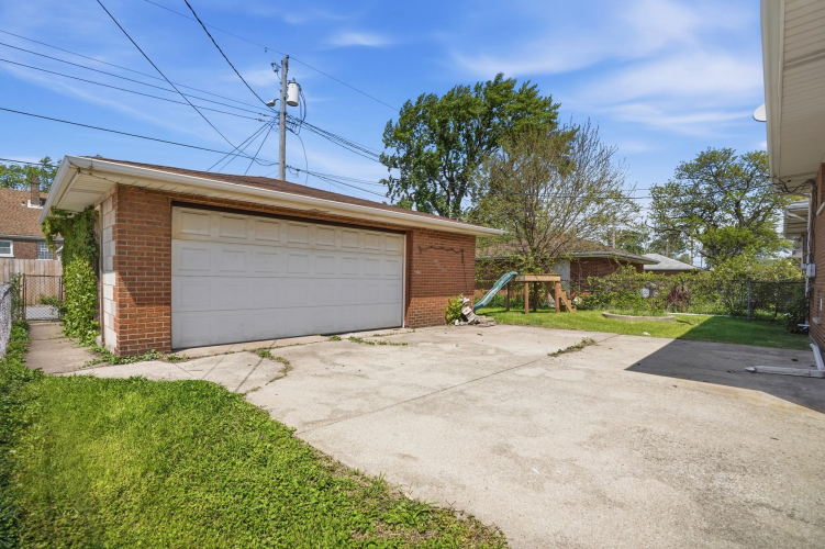 Listing Image 19