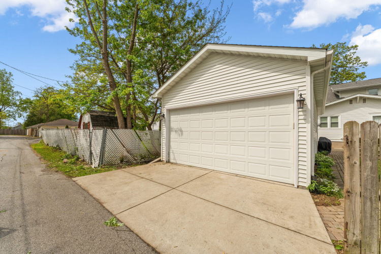 Listing Image 35